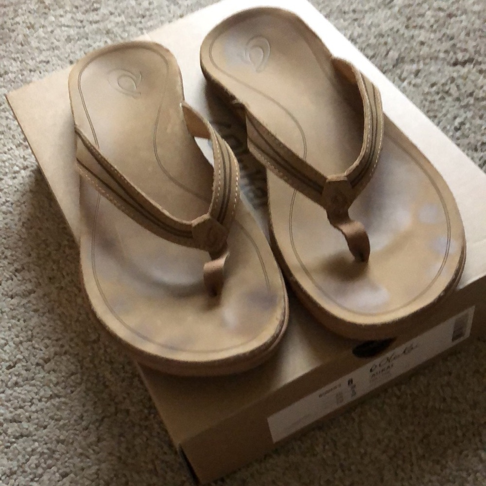 Olukai Sandals size 8
